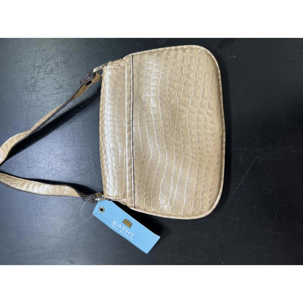 NEW Kathy Van Zeeland Vegan Leather Purse - Picture 4 of 7